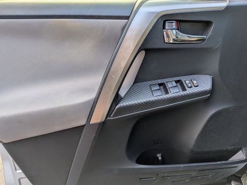 Used 2015 Toyota RAV4 XLE FWD image 10