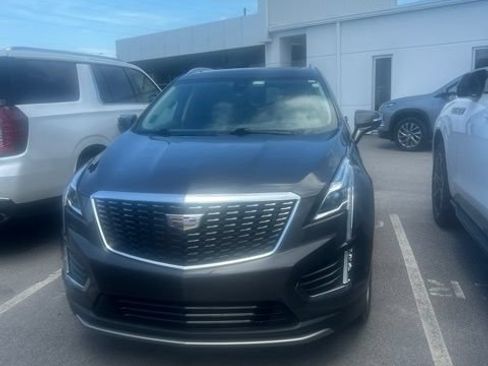 Used 2020 Cadillac XT5 Premium Luxury FWD image 2