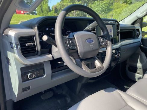Used 2024 Ford F250 XL w/ XL Chrome Package RWD image 19