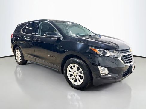 Used 2019 Chevrolet Equinox LT w/ Driver Convenience Package image 5