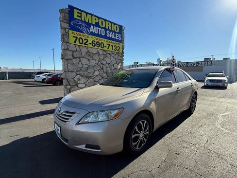 Used 2009 Toyota Camry image 2