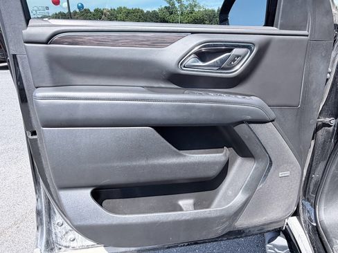 Used 2022 Chevrolet Suburban Z71 AWD/4WD image 32