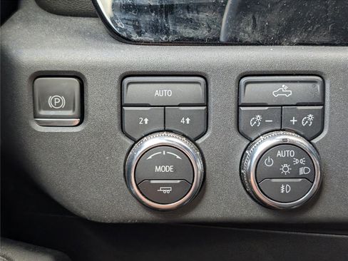 Used 2022 GMC Sierra 1500 Elevation image 24