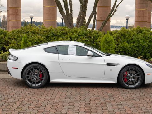 Used 2015 Aston Martin V8 Vantage GT image 44
