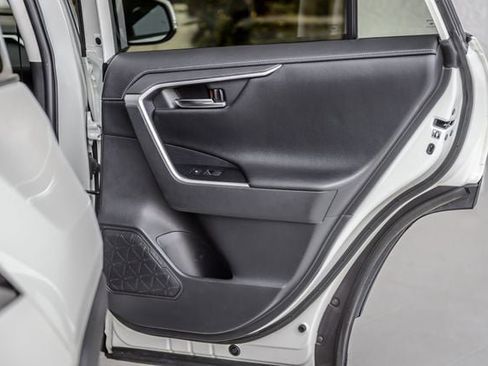 Used 2020 Toyota RAV4 Limited image 51