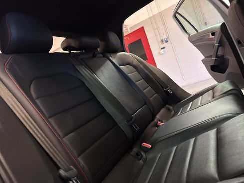 Used 2018 Volkswagen GTI Autobahn FWD image 26