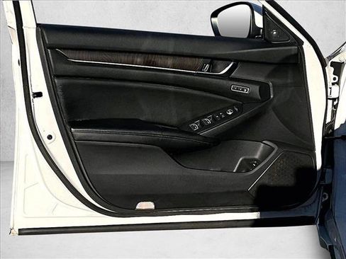 Used 2021 Honda Accord EX-L image 18