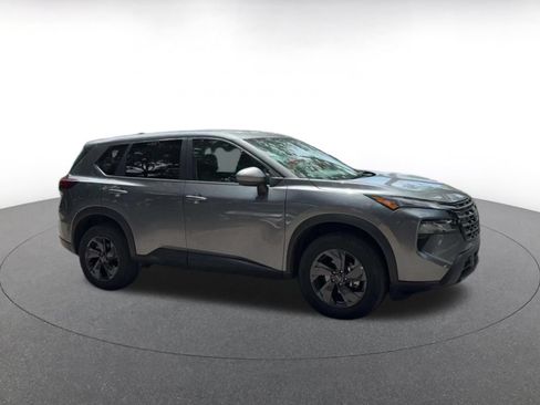 Used 2026 Nissan Rogue SV AWD/4WD image 2