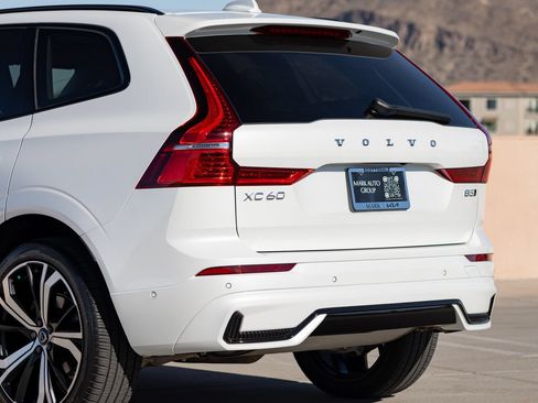 Used 2023 Volvo XC60 B5 Ultimate w/ Protection Package AWD/4WD image 13