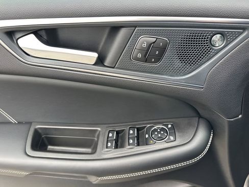 Used 2024 Ford Edge ST image 27