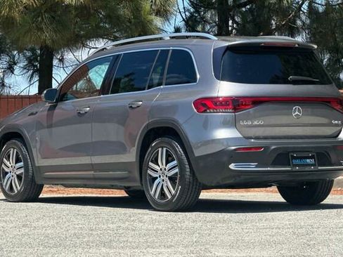 Used 2023 Mercedes-Benz EQB 300 4MATIC image 6