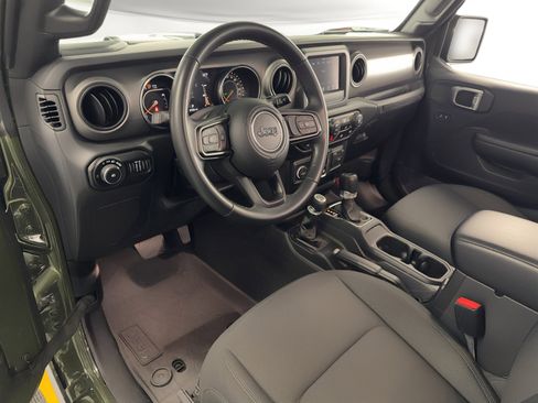 Used 2022 Jeep Wrangler Willys image 4