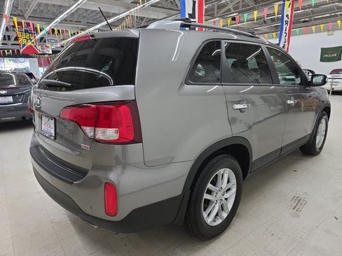 Used 2014 Kia Sorento LX FWD image 6