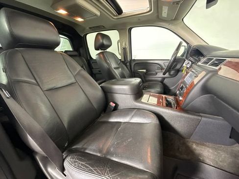 Used 2013 Chevrolet Avalanche LTZ AWD/4WD image 31