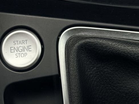 Used 2024 Volkswagen Jetta SE FWD image 19