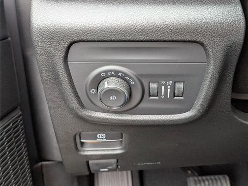 New 2025 Jeep Grand Cherokee Limited image 16