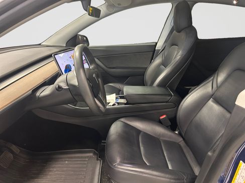 Used 2021 Tesla Model Y Long Range AWD/4WD image 12