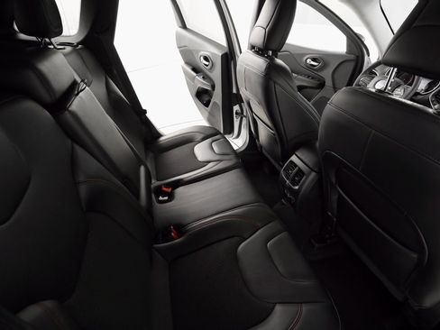 Certified 2021 Jeep Cherokee Trailhawk image 13