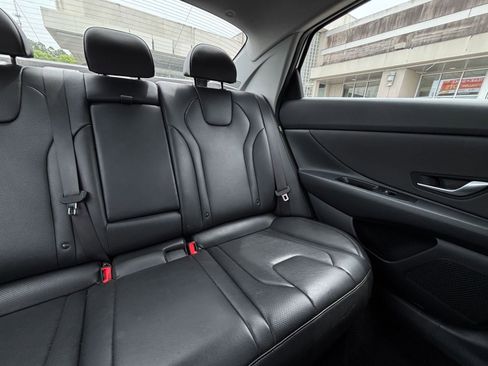 Used 2025 Hyundai Elantra Limited image 44