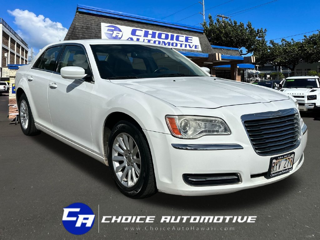 Used 2013 Chrysler 300 RWD image 10