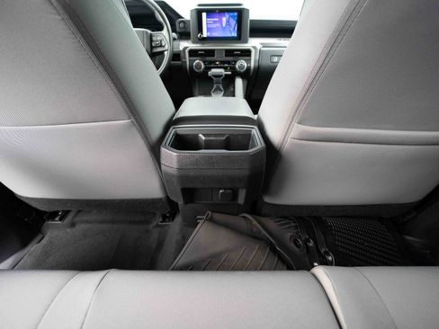 Used 2025 Toyota Tacoma SR5 AWD/4WD image 22