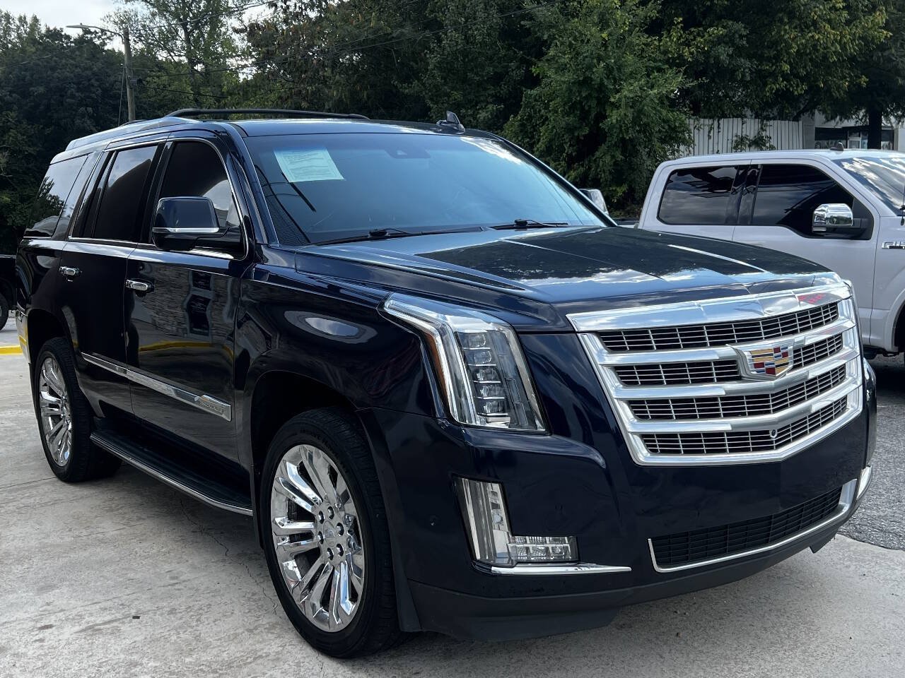 Used 2017 Cadillac Escalade Luxury w/ LPO, Radiant Package AWD/4WD image 8