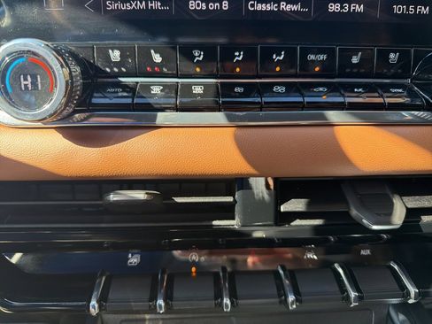 Used 2024 GMC Canyon AT4 w/ AT4 Premium Package image 19