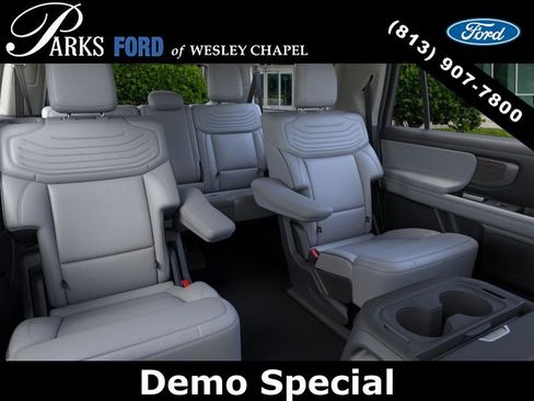 New 2026 Ford Expedition Max Platinum w/ Platinum Ultimate Package AWD/4WD image 11