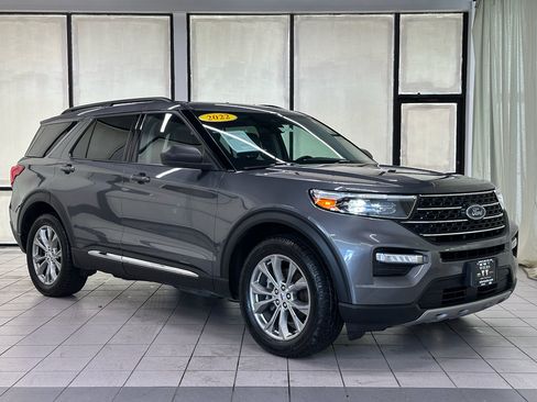 Used 2022 Ford Explorer XLT w/ Equipment Group 202A AWD/4WD image 1