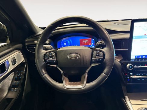 Used 2021 Ford Explorer Platinum w/ Equipment Group 601A image 13