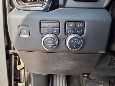 Used 2025 GMC Sierra 2500 AT4 w/ AT4 Premium Plus Package AWD/4WD image 21