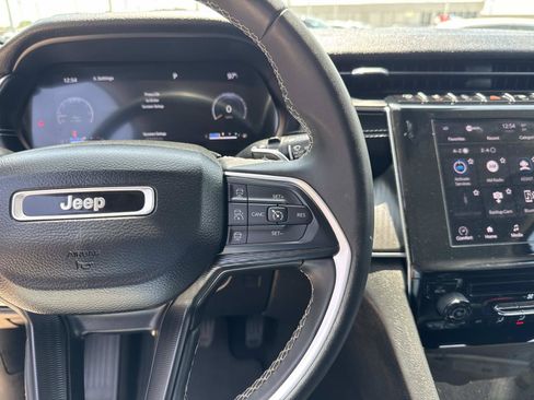 Used 2024 Jeep Grand Cherokee Laredo RWD image 23