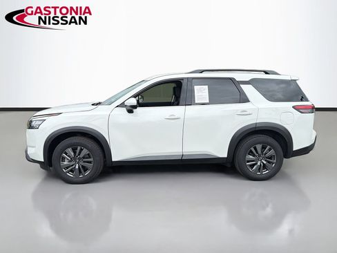 Used 2023 Nissan Pathfinder SV AWD/4WD image 10