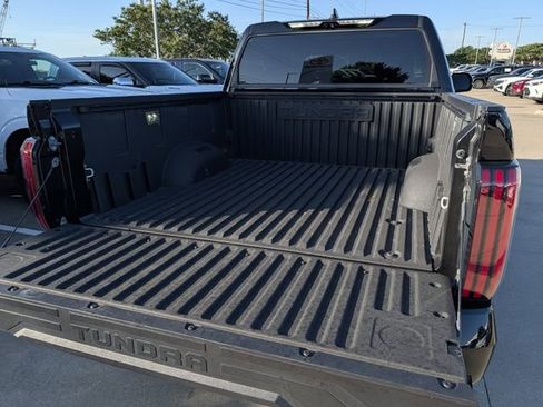 Used 2024 Toyota Tundra Platinum AWD/4WD image 31