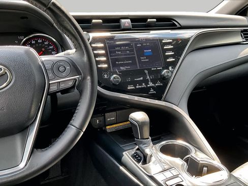 Used 2019 Toyota Camry XSE FWD image 7