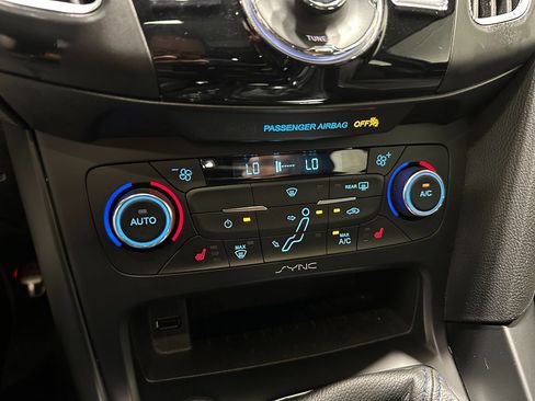 Used 2017 Ford Focus RS AWD/4WD image 33