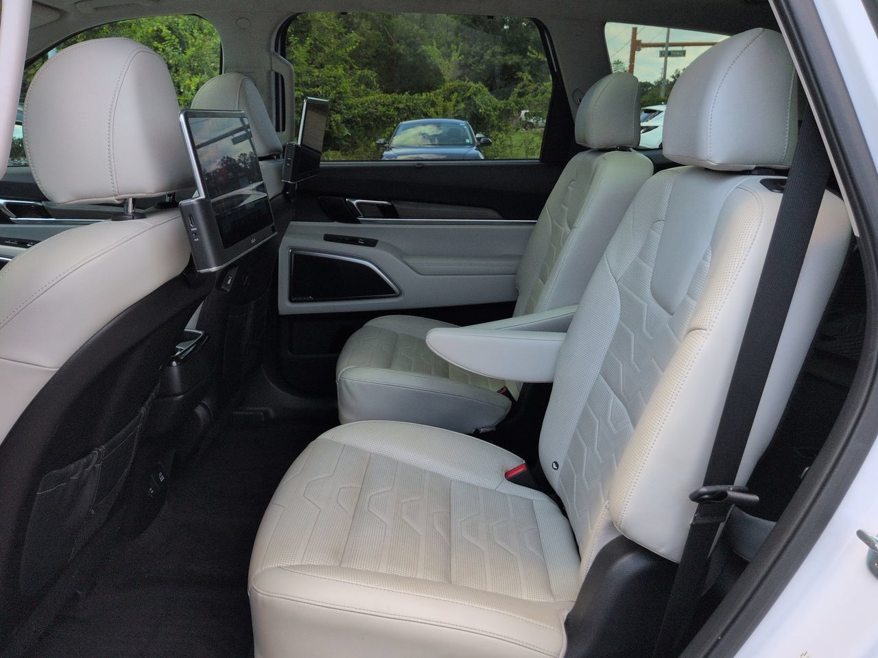 Used 2022 Kia Telluride SX w/ SX Prestige Package AWD/4WD image 14