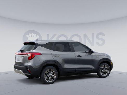 New 2026 Kia Seltos LX image 8