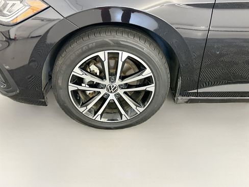 Used 2025 Volkswagen Jetta Sport FWD image 11