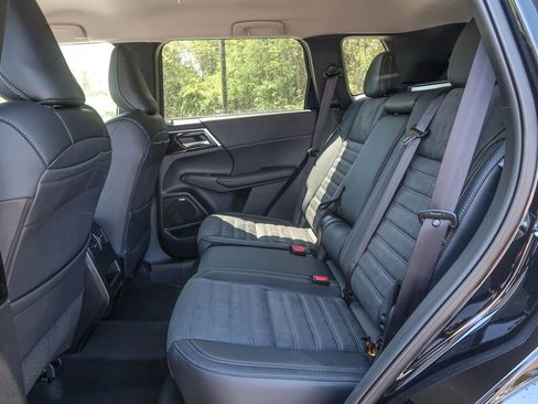 New 2026 Mitsubishi Outlander SE AWD/4WD image 23