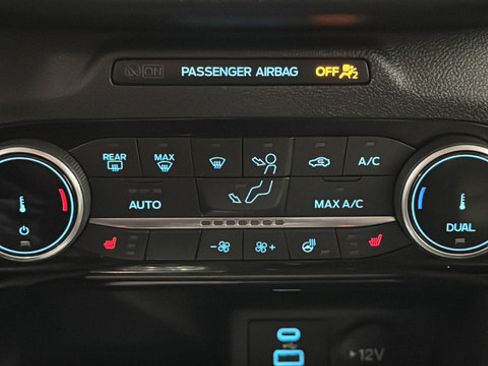 Used 2022 Ford Escape Titanium w/ Class II Trailer Tow Package AWD/4WD image 18