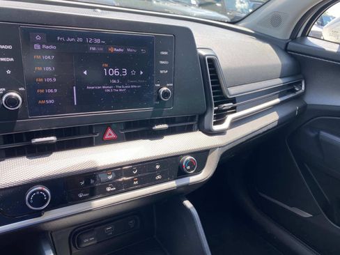 Used 2023 Kia Sportage LX image 29