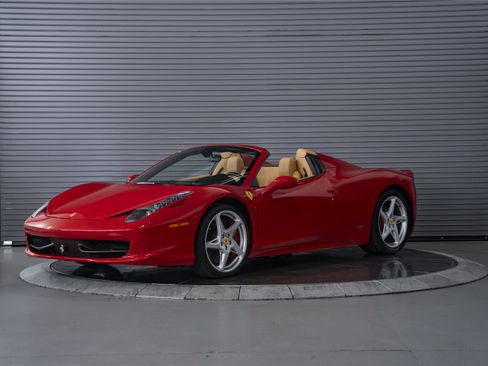 Used 2012 Ferrari 458 Spider RWD image 1