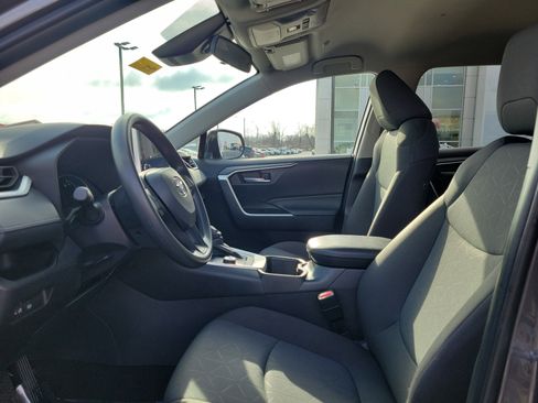 Used 2025 Toyota RAV4 XLE image 15