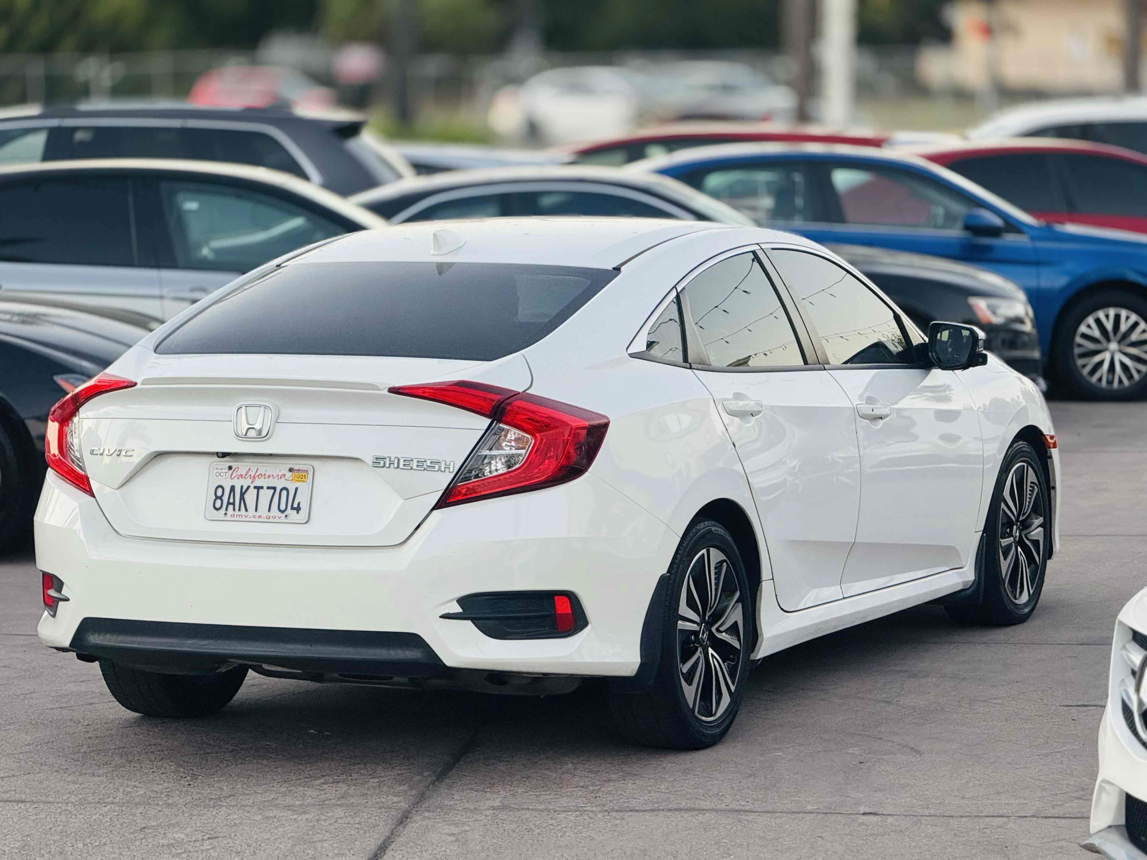 Used 2017 Honda Civic EX-L image 4