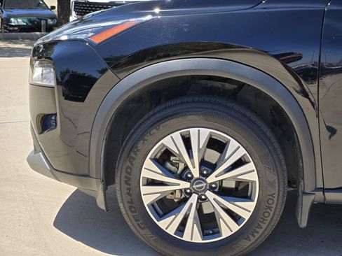 Used 2022 Nissan Rogue SV w/ SV Premium Package FWD image 14