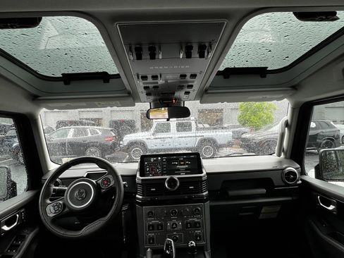 Used 2025 INEOS Grenadier Fieldmaster Edition image 25