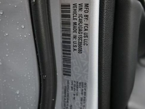 New 2025 Jeep Grand Cherokee Laredo image 14