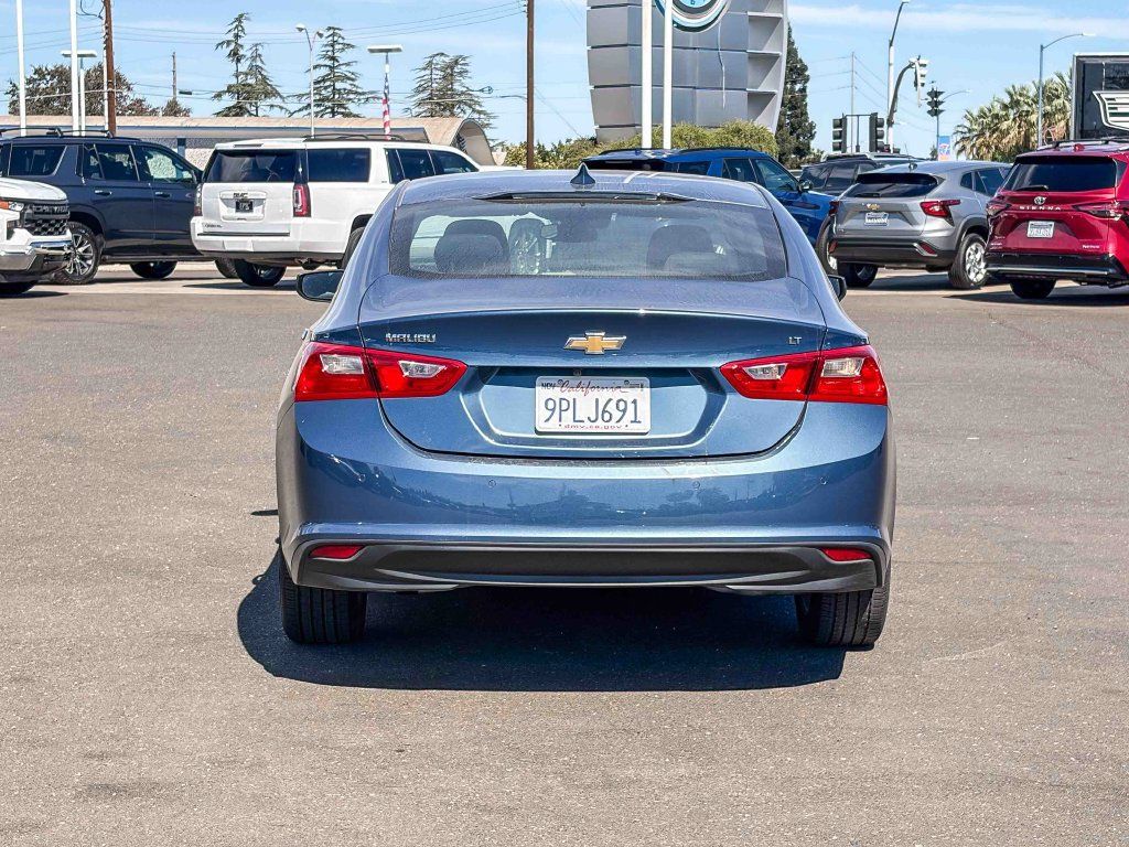 Used 2025 Chevrolet Malibu LT FWD image 3