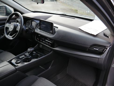 Certified 2022 Nissan Rogue SV image 22